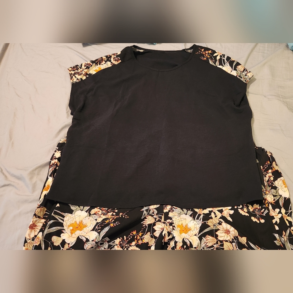 Floral Black Top And Ankle Length Pants Set